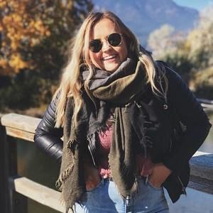 Meet your Posher, Megan